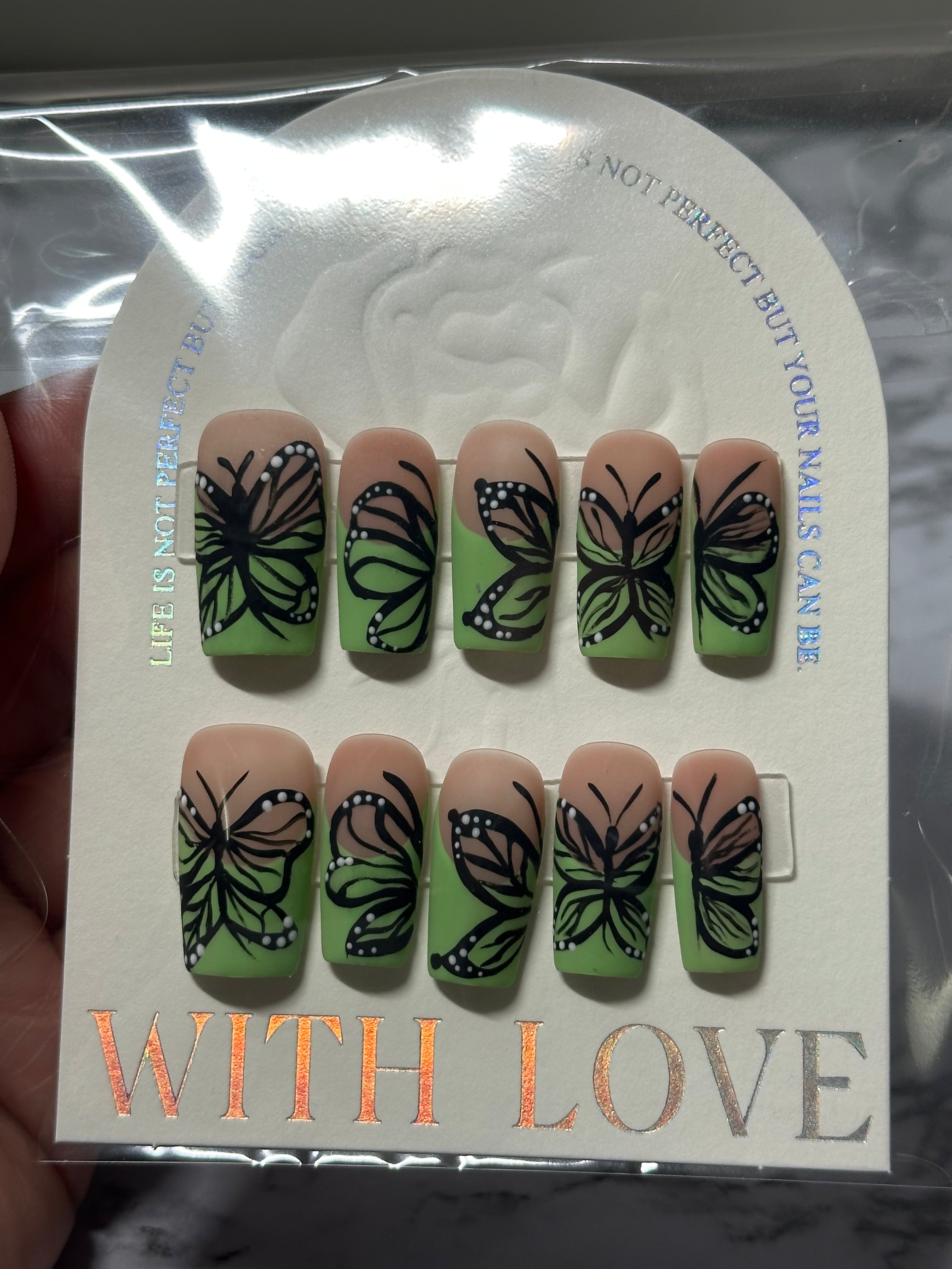 Fluttery dream nail